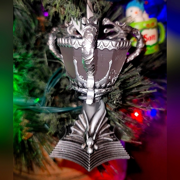 🏆 Harry Potter Triwizard Cup Light Up Ornament NWT - Picture 2 of 3